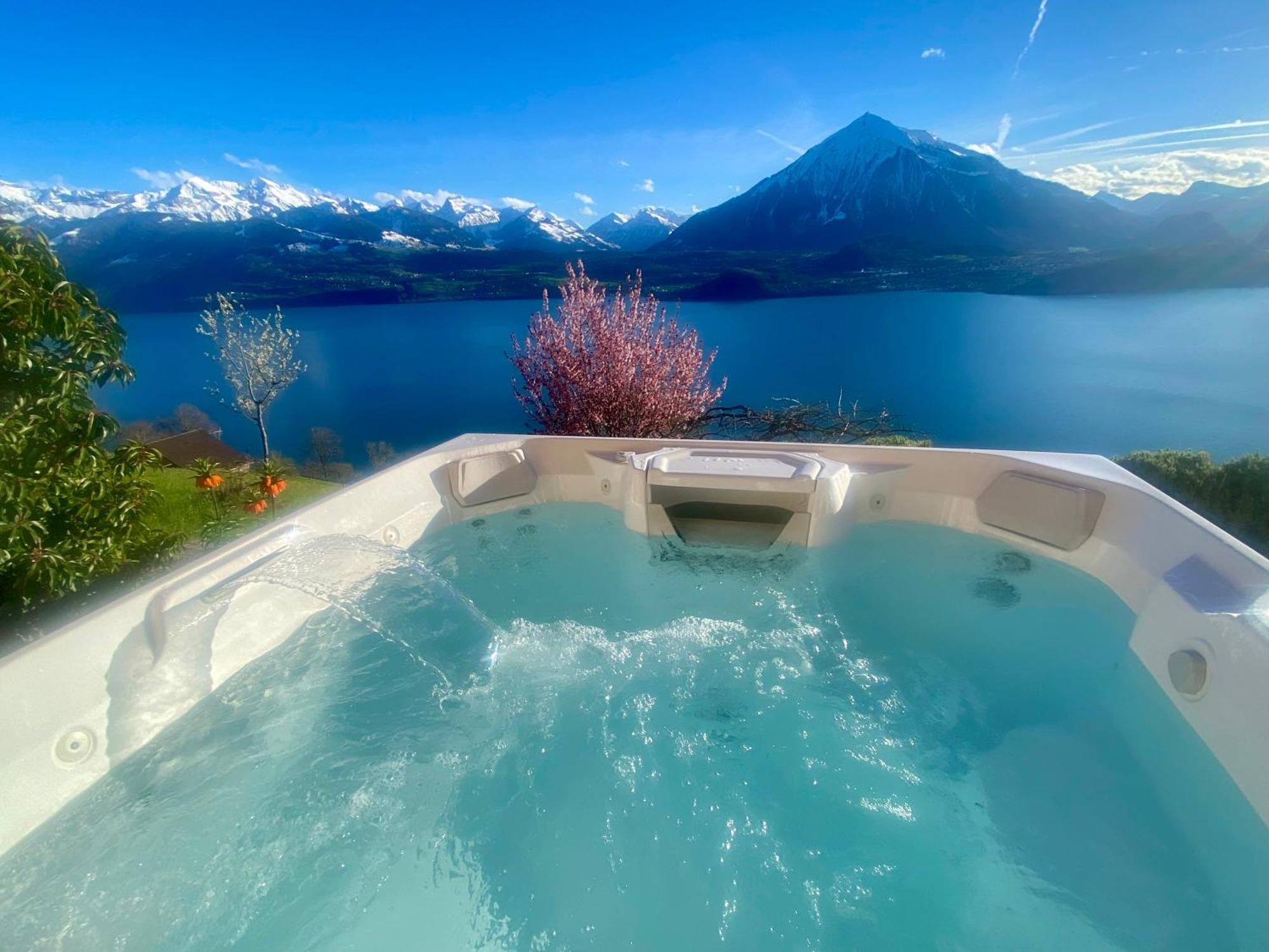 Chalet Egglen "Typical Swiss House, Best Views, Private Jacuzzi" 지그리스빌 외부 사진