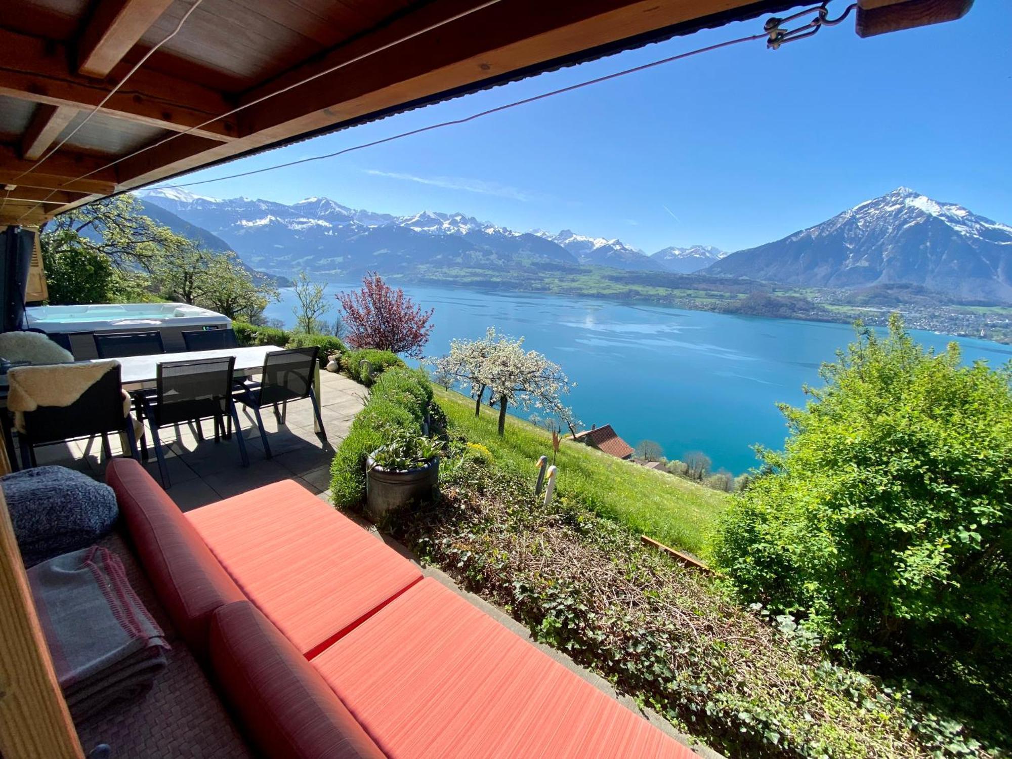 Chalet Egglen "Typical Swiss House, Best Views, Private Jacuzzi" 지그리스빌 외부 사진
